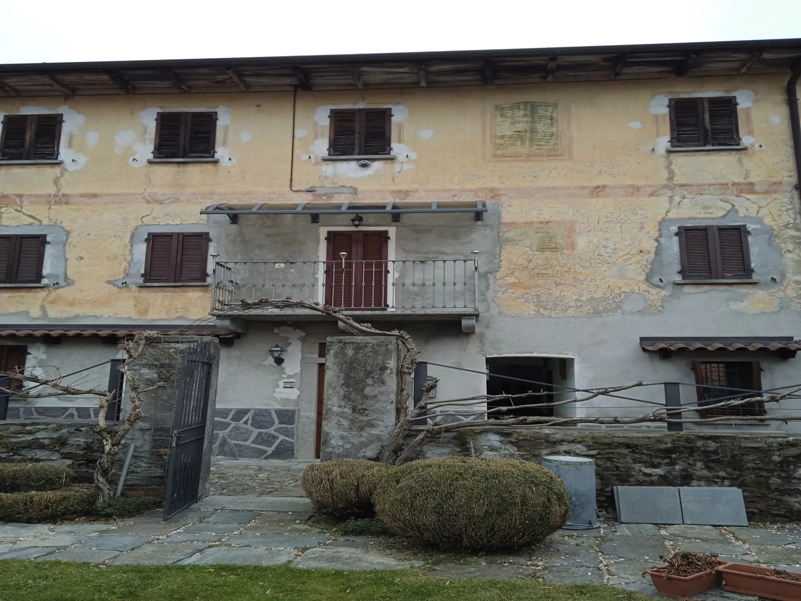 Vendesi casa sul lago maggiore vicino cannero