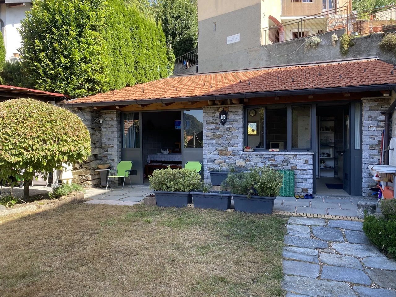 Vendesi casa sul lago maggiore vicino cannero